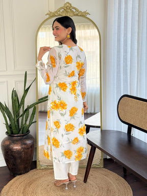 Women White Floral Printed Kurta Set with Dupatta & Pant