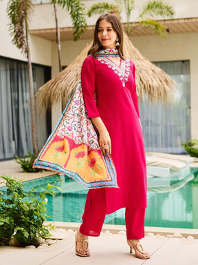 Women Pink Kurta Set with Printed Dupatta & Pant