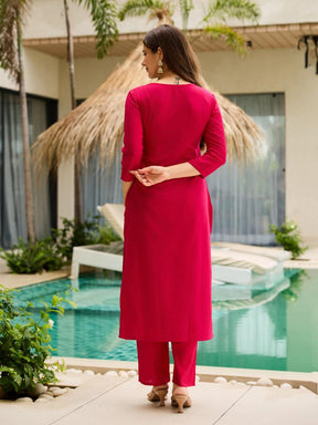 Women Pink Kurta Set with Printed Dupatta & Pant