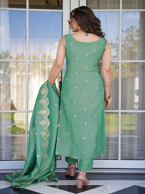 Women Green Embroidered Kurta Set with Dupatta