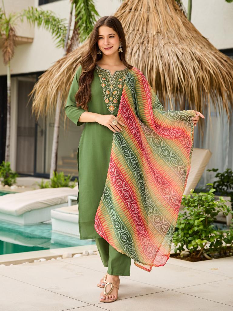 Women Green Kurta Pant Set with Printed Dupatta