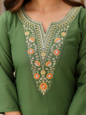 Women Green Kurta Pant Set with Printed Dupatta