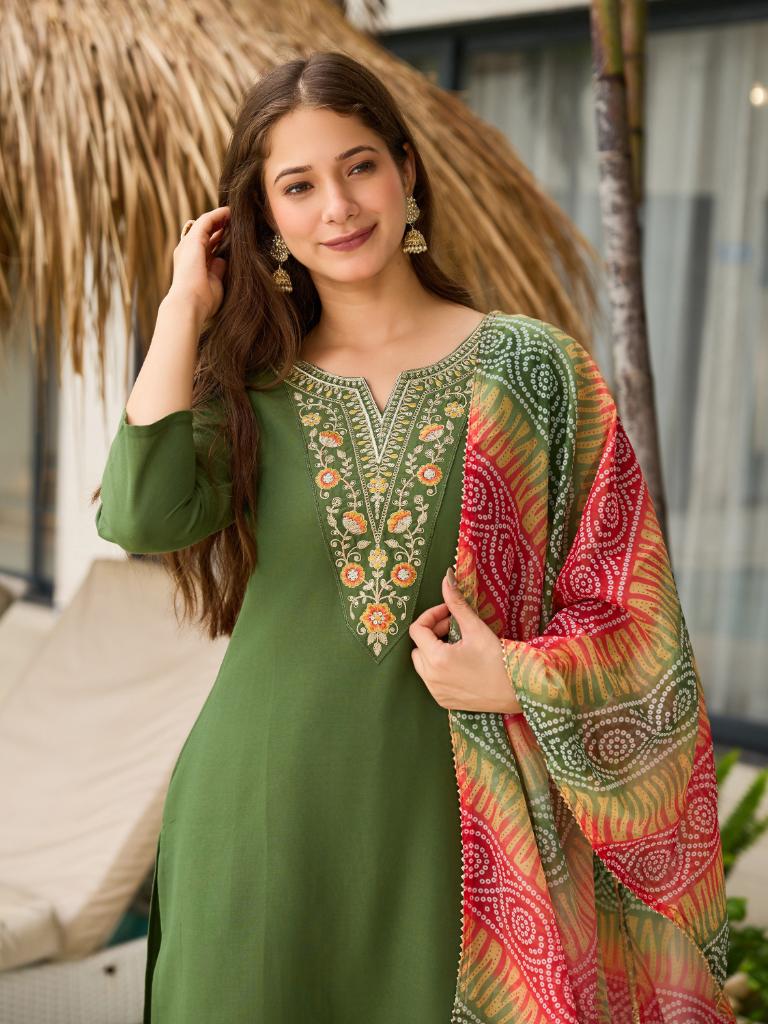Women Green Kurta Pant Set with Printed Dupatta