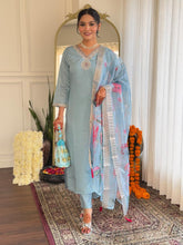 Women Light Blue Kurta Pant Set with Floral Organza Dupatta