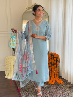 Women Light Blue Kurta Pant Set with Floral Organza Dupatta