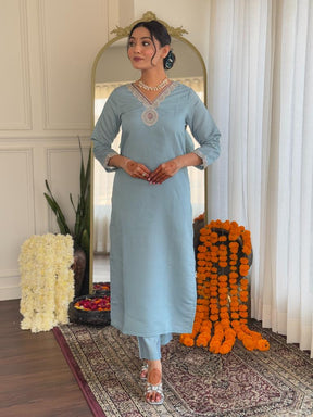 Women Light Blue Kurta Pant Set with Floral Organza Dupatta