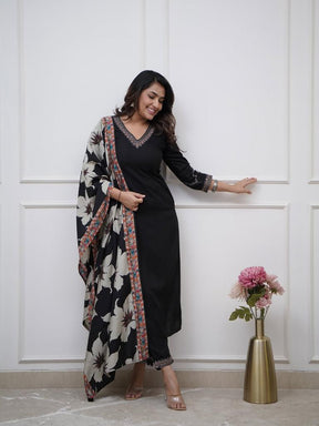 Women Black Kurta Pant Set with Printed Dupatta