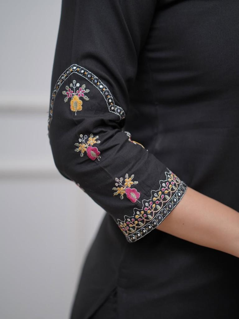 Women Black Kurta Pant Set with Printed Dupatta