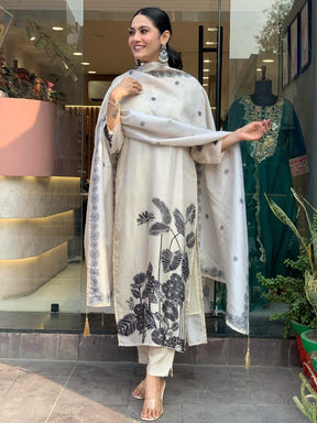 Women Off White Kurta Pant Set with Printed Dupatta
