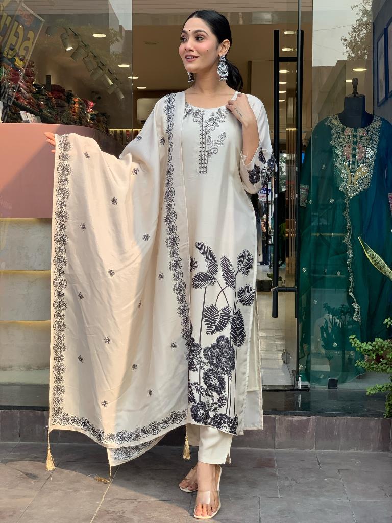 Women Off White Kurta Pant Set with Printed Dupatta