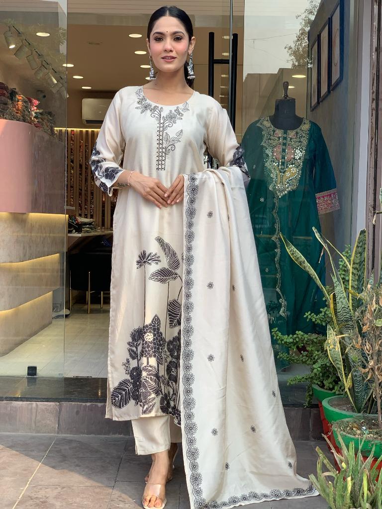 Women Off White Kurta Pant Set with Printed Dupatta