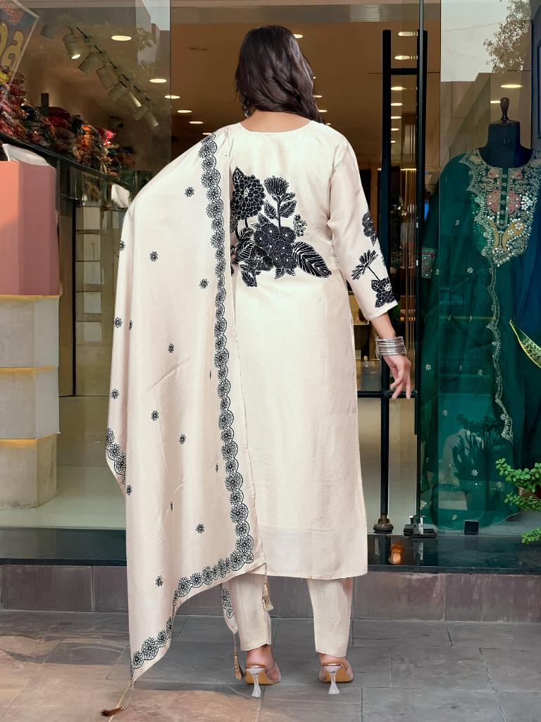Women Off White Kurta Pant Set with Printed Dupatta