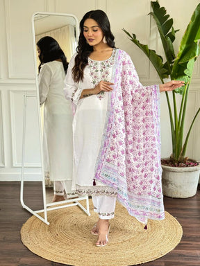 Women White Embroidered Kurta Pant Set with Printed Dupatta