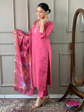 Women Rose Pink Embroidered Kurta Pant Set with Floral Organza Dupatta