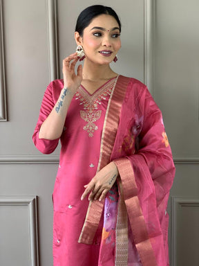 Women Rose Pink Embroidered Kurta Pant Set with Floral Organza Dupatta