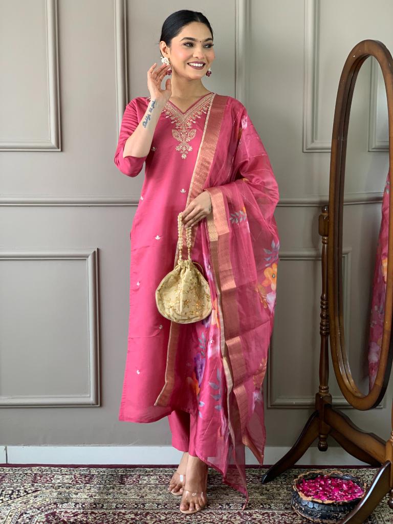 Women Rose Pink Embroidered Kurta Pant Set with Floral Organza Dupatta