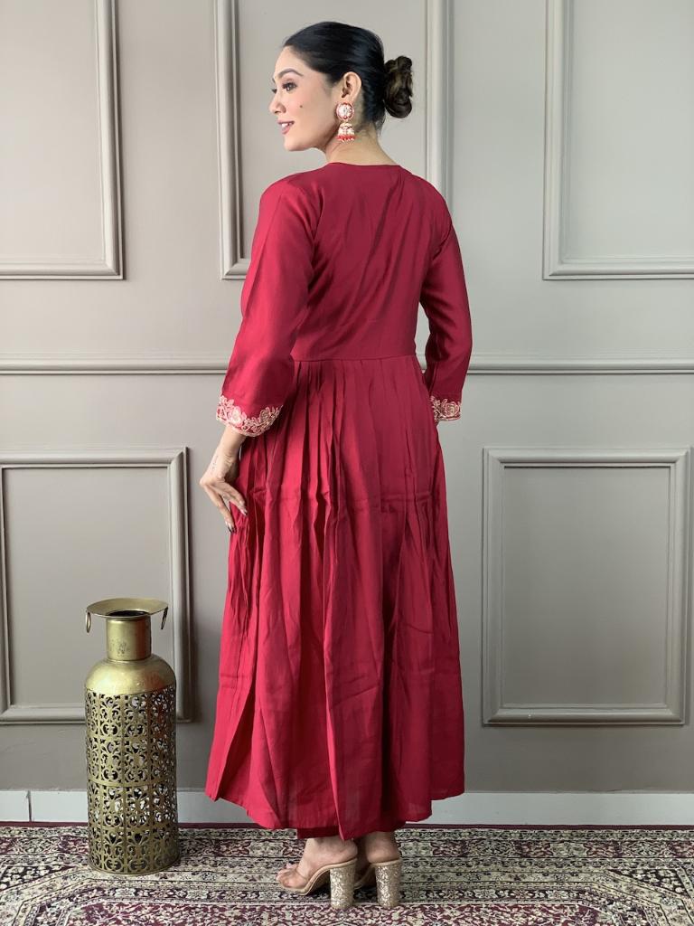 Women Red Embroidered Kurta Pant Set with Organza Dupatta
