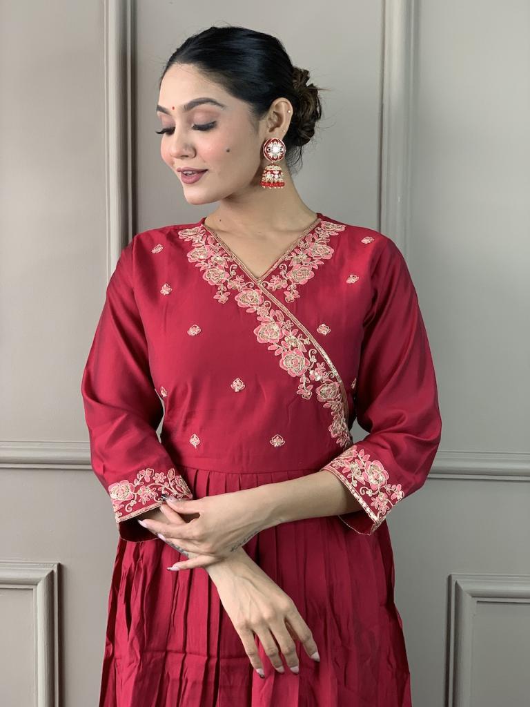 Women Red Embroidered Kurta Pant Set with Organza Dupatta