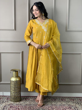 Women Mustard Yellow Embroidered Kurta Pant Set with Organza Dupatta
