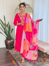 Women Pink Embroidered Kurta Pant Set with Floral Printed Dupatta