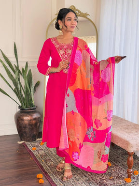 Women Pink Embroidered Kurta Pant Set with Floral Printed Dupatta