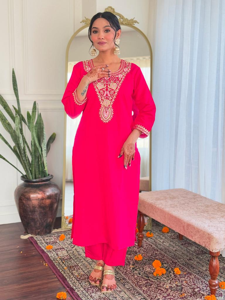 Women Pink Embroidered Kurta Pant Set with Floral Printed Dupatta