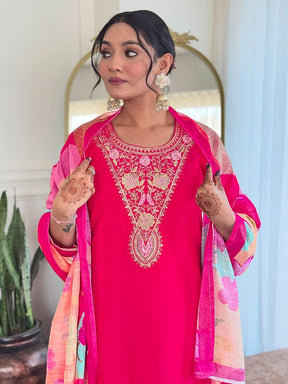 Women Pink Embroidered Kurta Pant Set with Floral Printed Dupatta