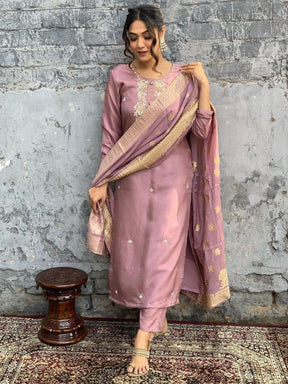 Women Mauve Embroidered Kurta Pant Set with Zari Dupatta