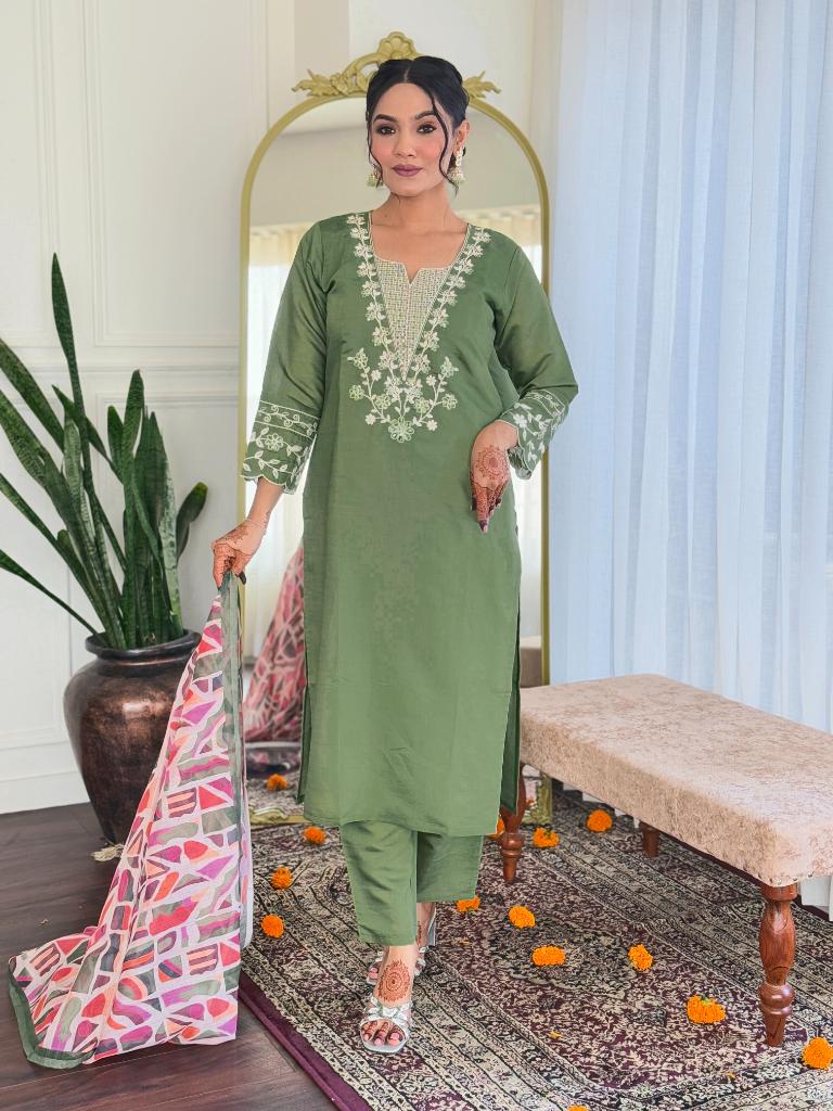 Women Green Embroidered Kurta Pant Set with Printed Dupatta