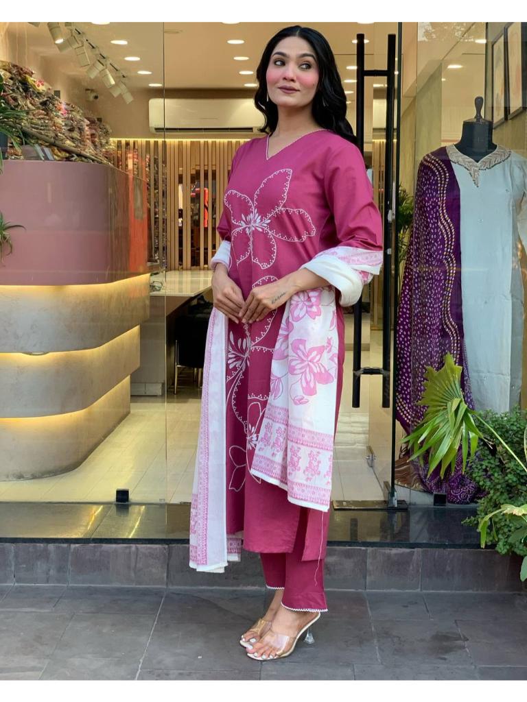 Women’s Pink Printed Kurta Set with Dupatta & Pants