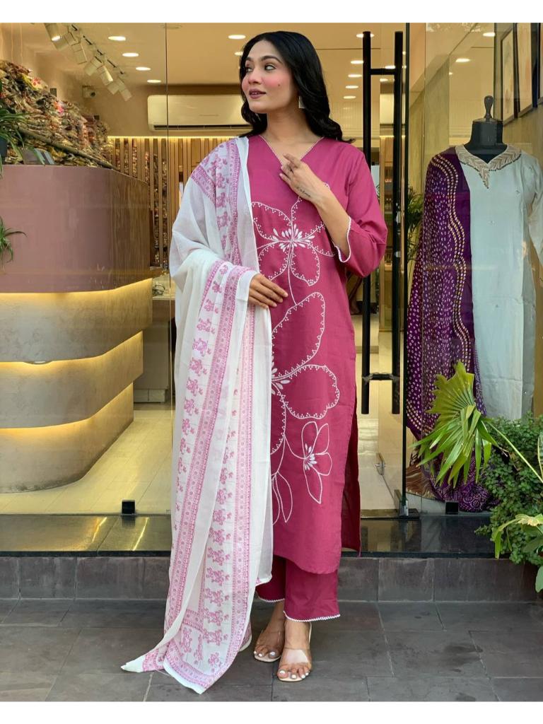 Women’s Pink Printed Kurta Set with Dupatta & Pants