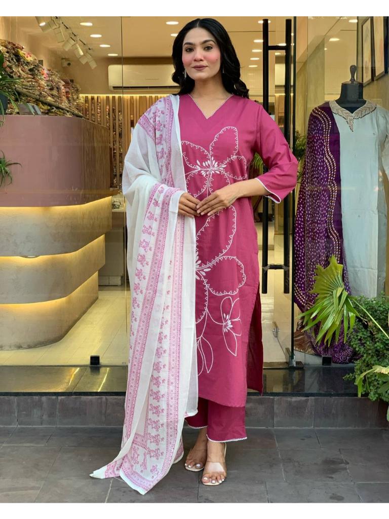 Women’s Pink Printed Kurta Set with Dupatta & Pants